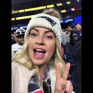 Meet your posher 💕 Share for Share!